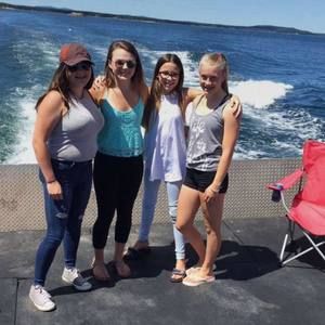 Meet your Posher, Cierra